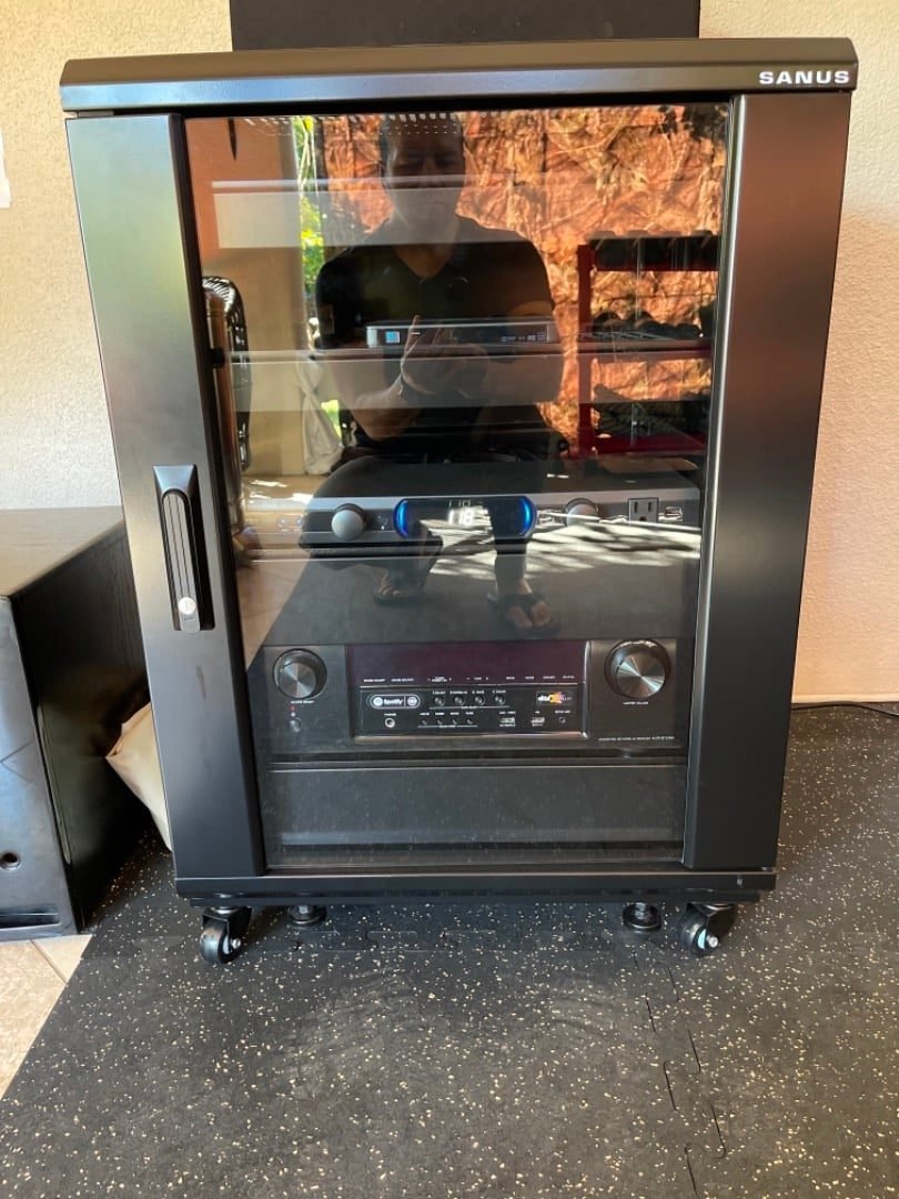 Sanus Racks CFR2115-B1